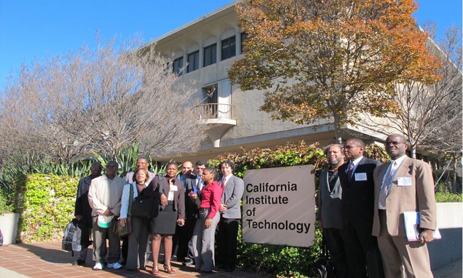 Viện Công nghệ California là nơi đào tạo ra nhiều nhân tài nổi tiếng thế giới